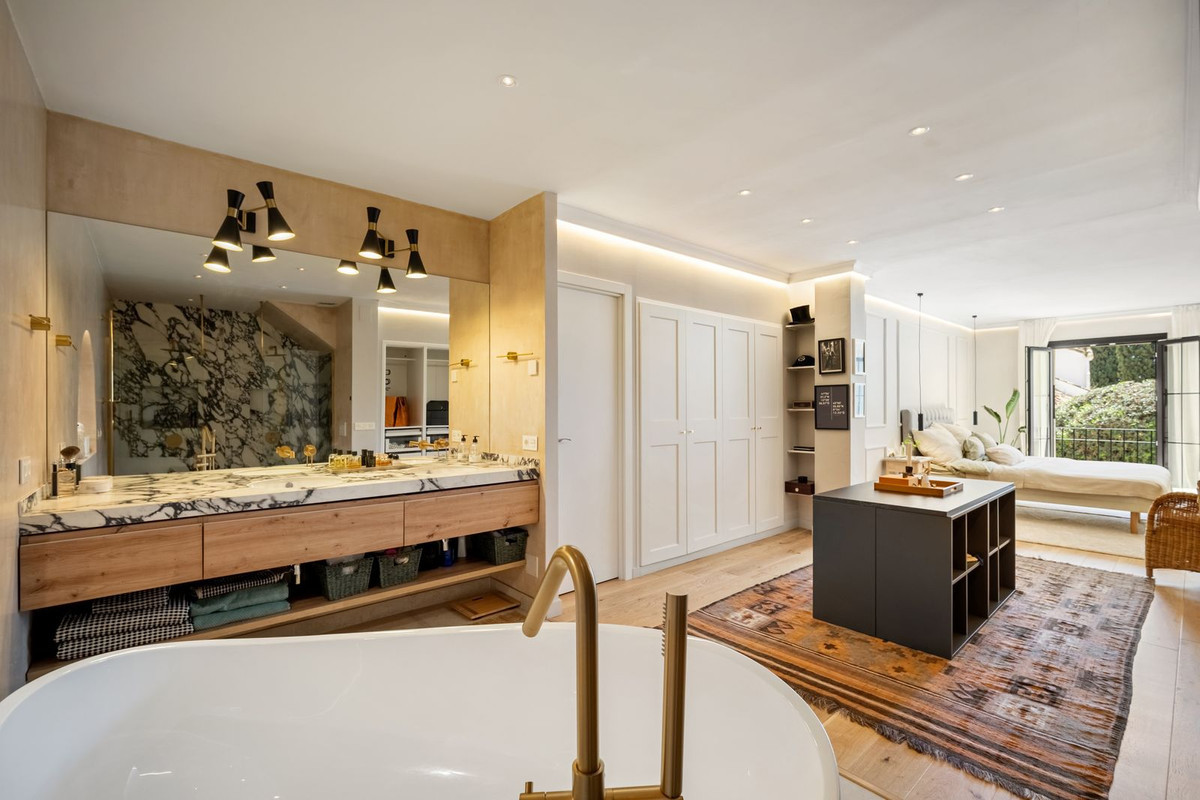 Huis te koop in Marbella | 4 slaapkamers H5395765