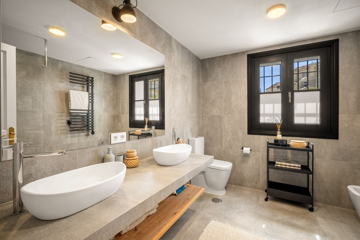 Huis te koop in Marbella | 4 slaapkamers H5395765