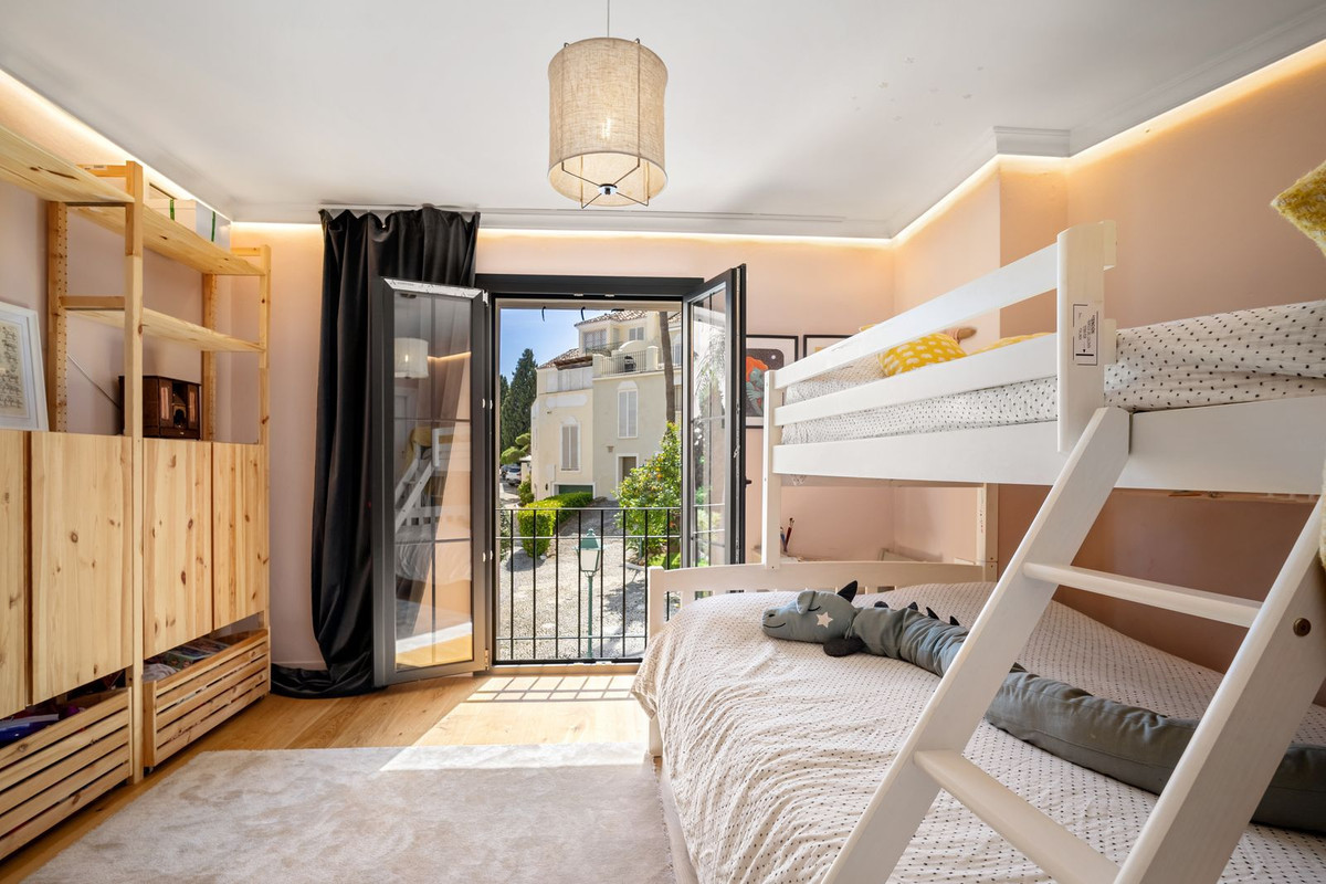 Huis te koop in Marbella | 4 slaapkamers H5395765