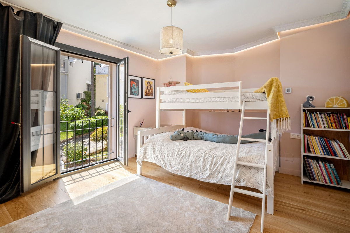 Huis te koop in Marbella | 4 slaapkamers H5395765