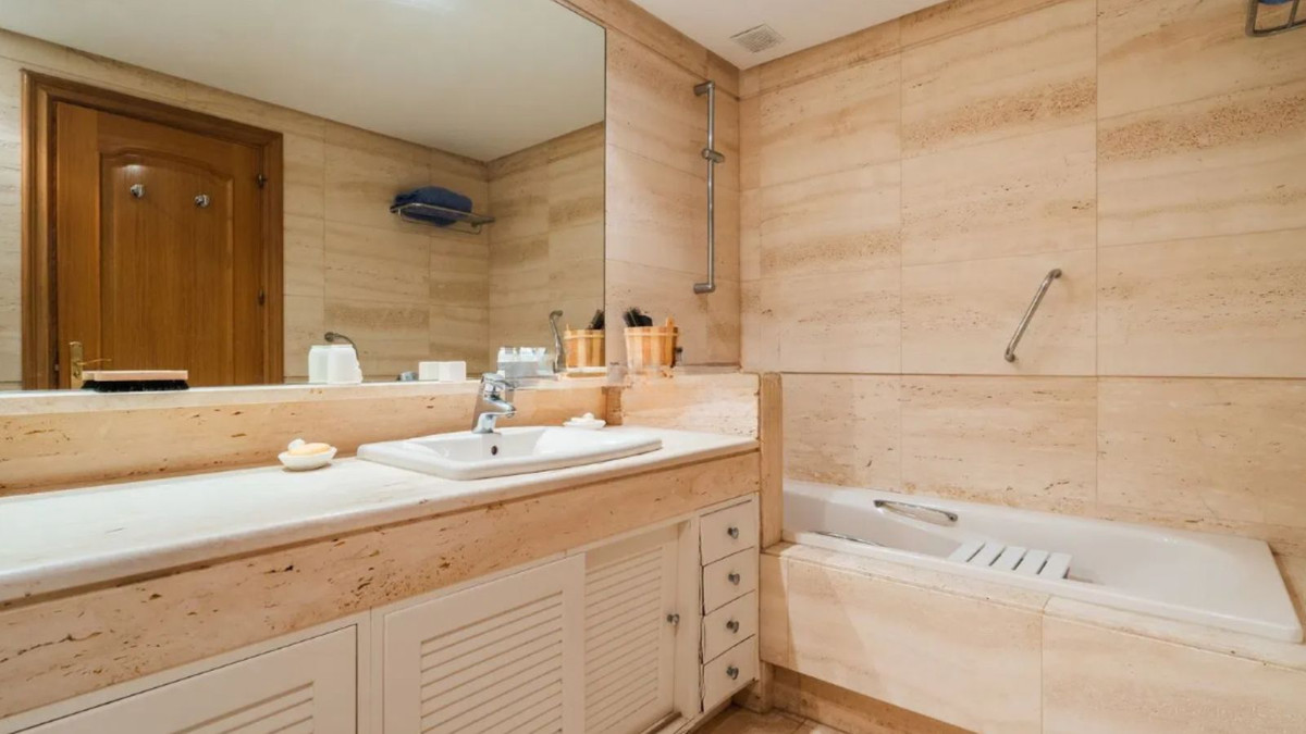Appartement te koop in Marbella | 2 slaapkamers H5396686