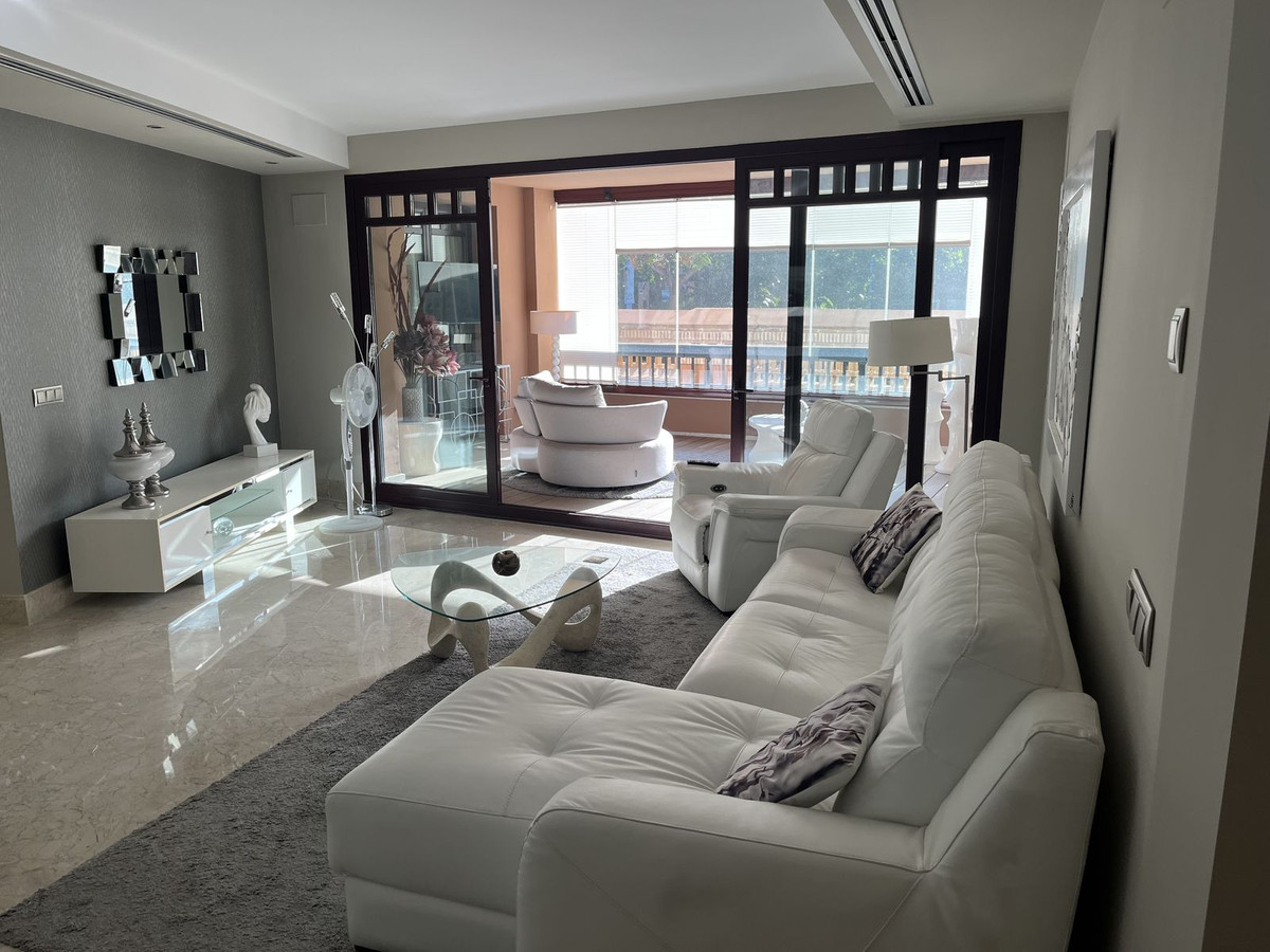Penthouse te koop in Marbella | 3 slaapkamers H5397421