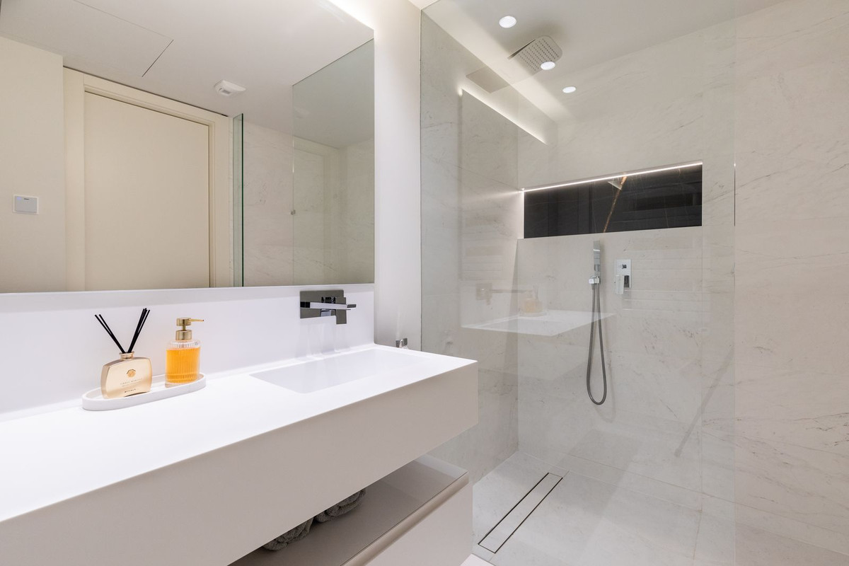 Penthouse te koop in Marbella | 3 slaapkamers H5411542