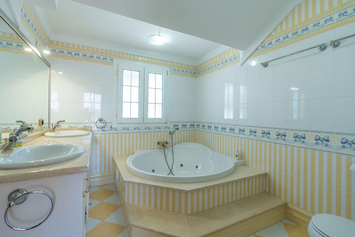 Penthouse te koop in Marbella | 5 slaapkamers H5421190