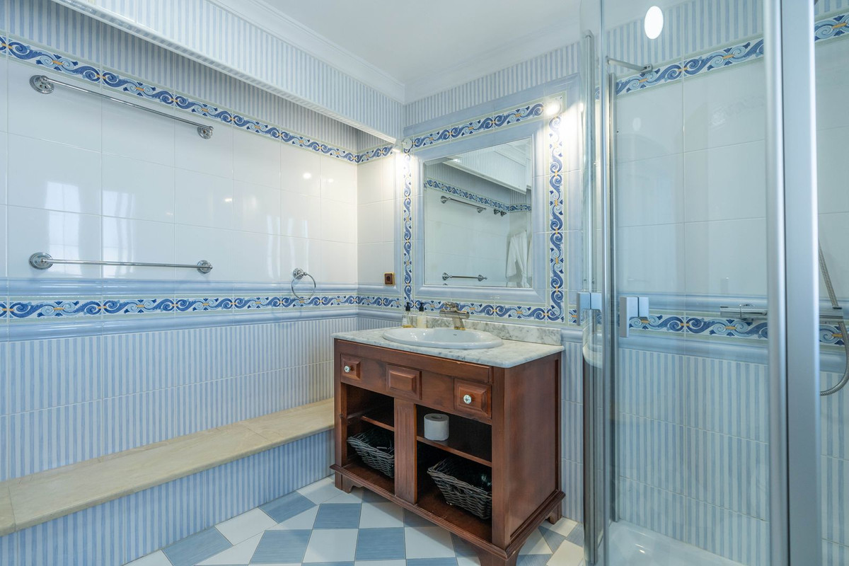 Penthouse te koop in Marbella | 5 slaapkamers H5421190