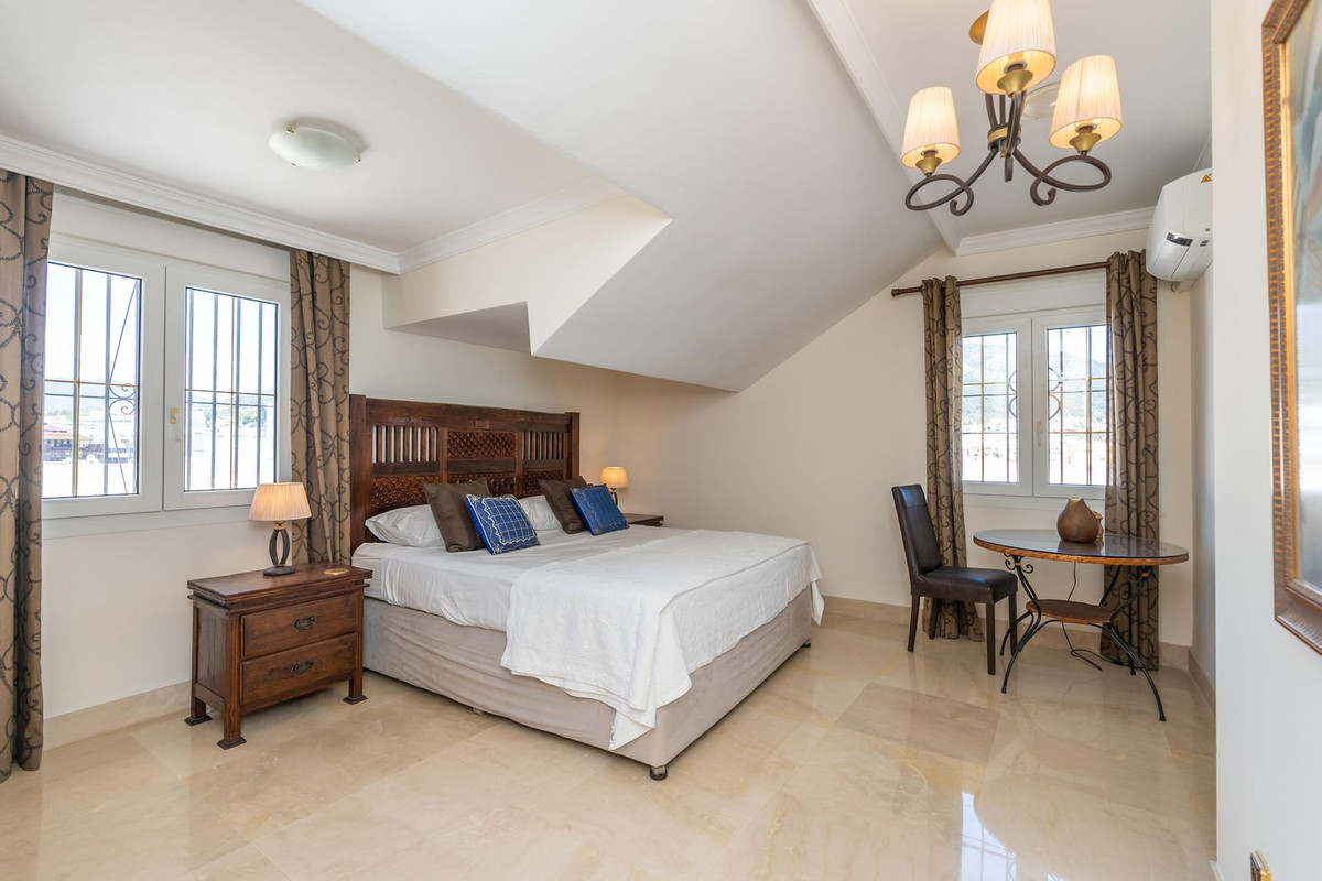 Penthouse te koop in Marbella | 5 slaapkamers H5421190