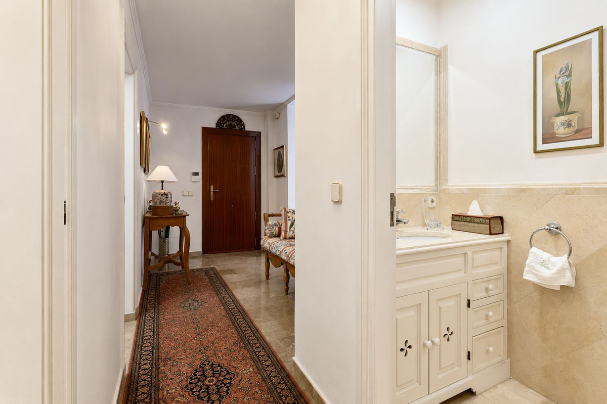 Appartement te koop in Marbella | 3 slaapkamers H5421922