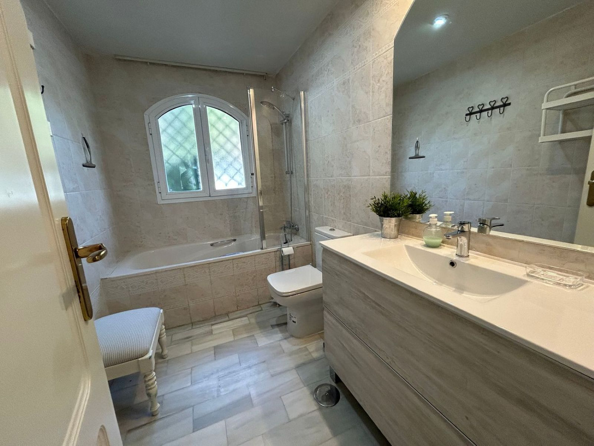 Appartement te koop in Marbella | 3 slaapkamers H5422516