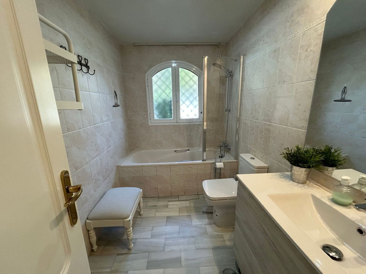 Appartement te koop in Marbella | 3 slaapkamers H5422516