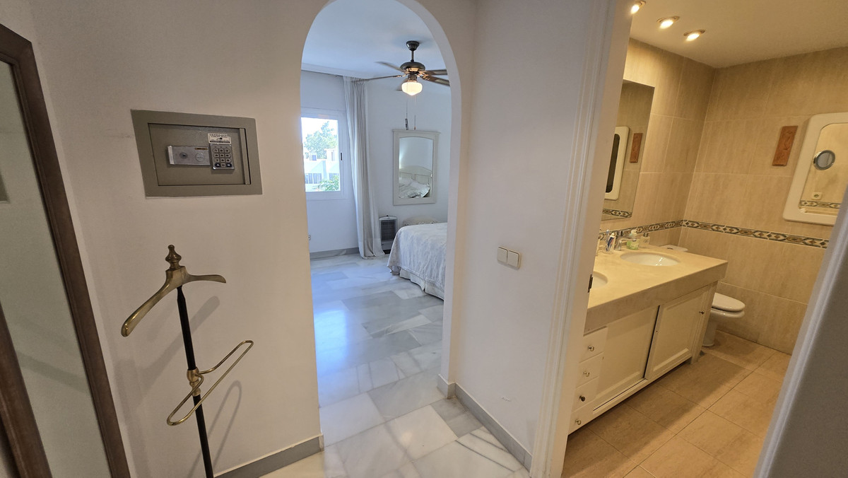 Percelen te koop in Marbella | 2 slaapkamers H5426344