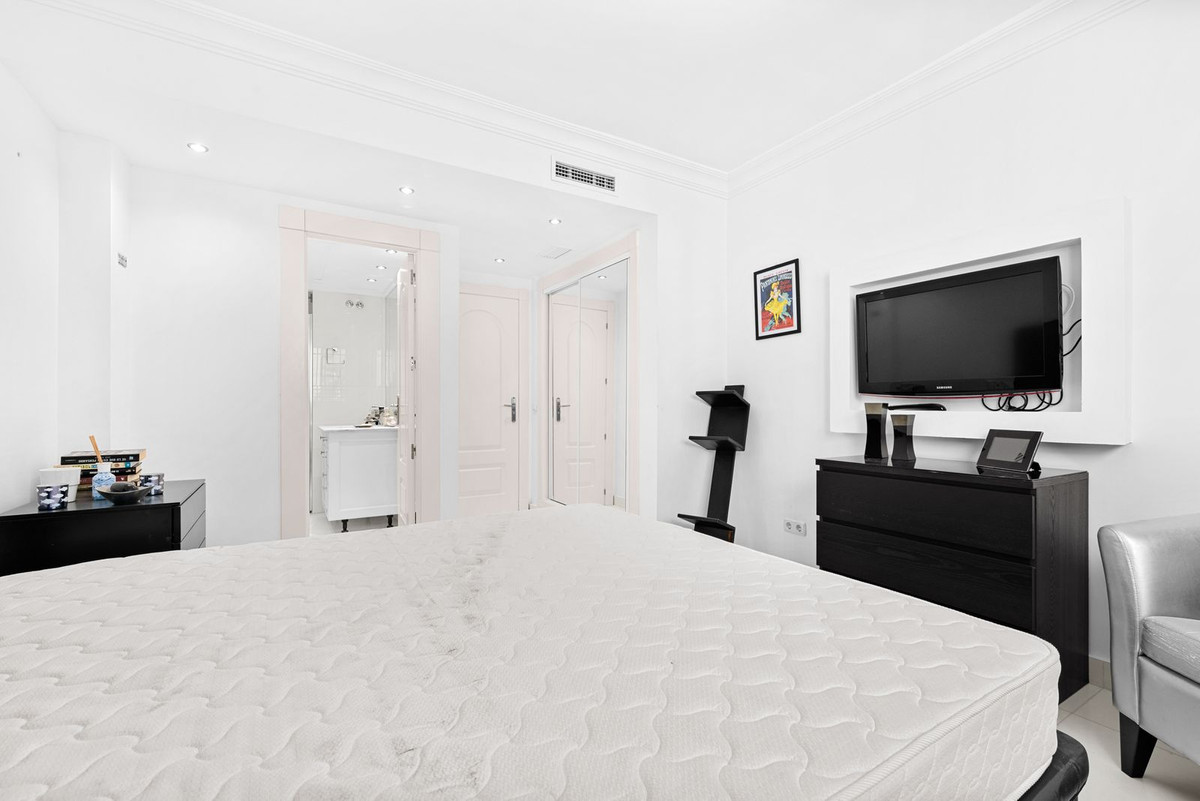 Appartement te koop in Marbella | 4 slaapkamers H5435026