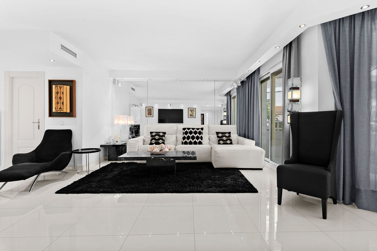 Appartement te koop in Marbella | 4 slaapkamers H5435026