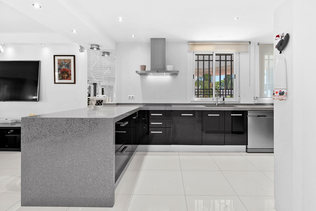 Appartement te koop in Marbella | 4 slaapkamers H5435026