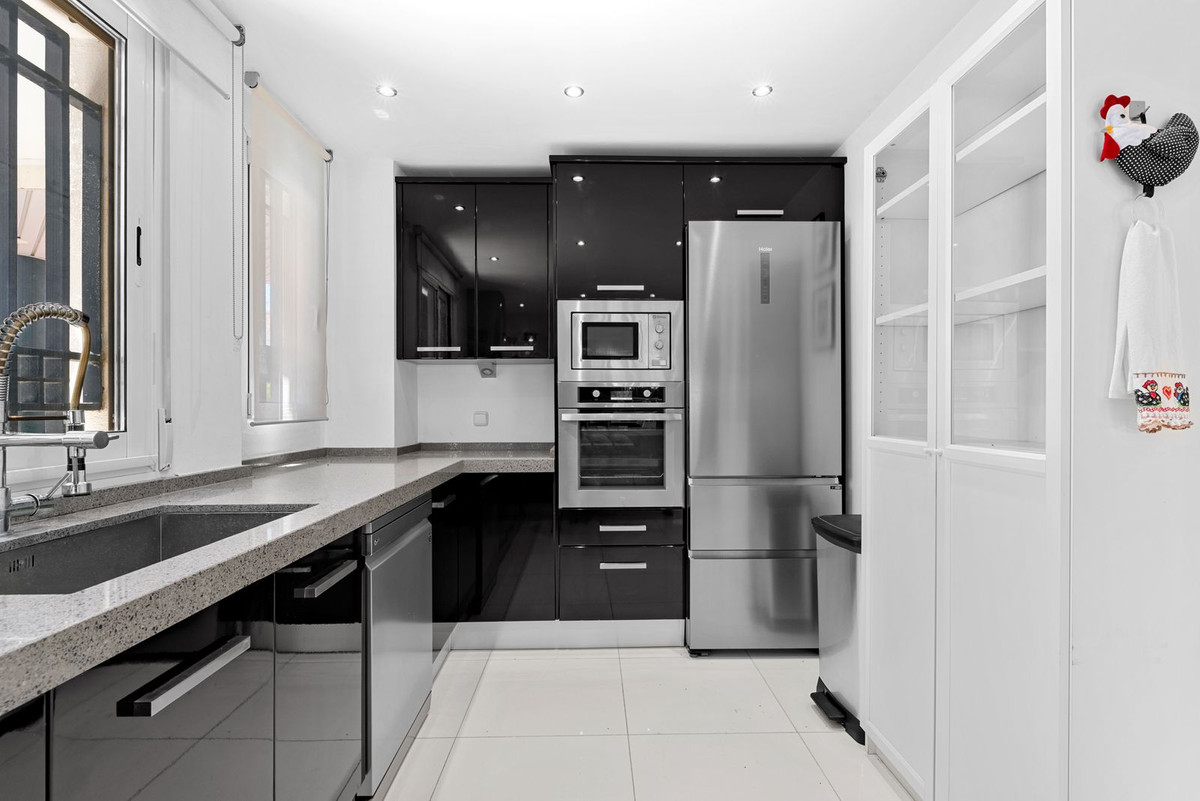 Appartement te koop in Marbella | 4 slaapkamers H5435026