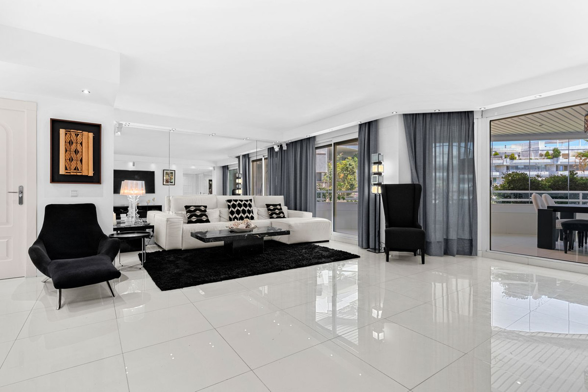 Appartement te koop in Marbella | 4 slaapkamers H5435026