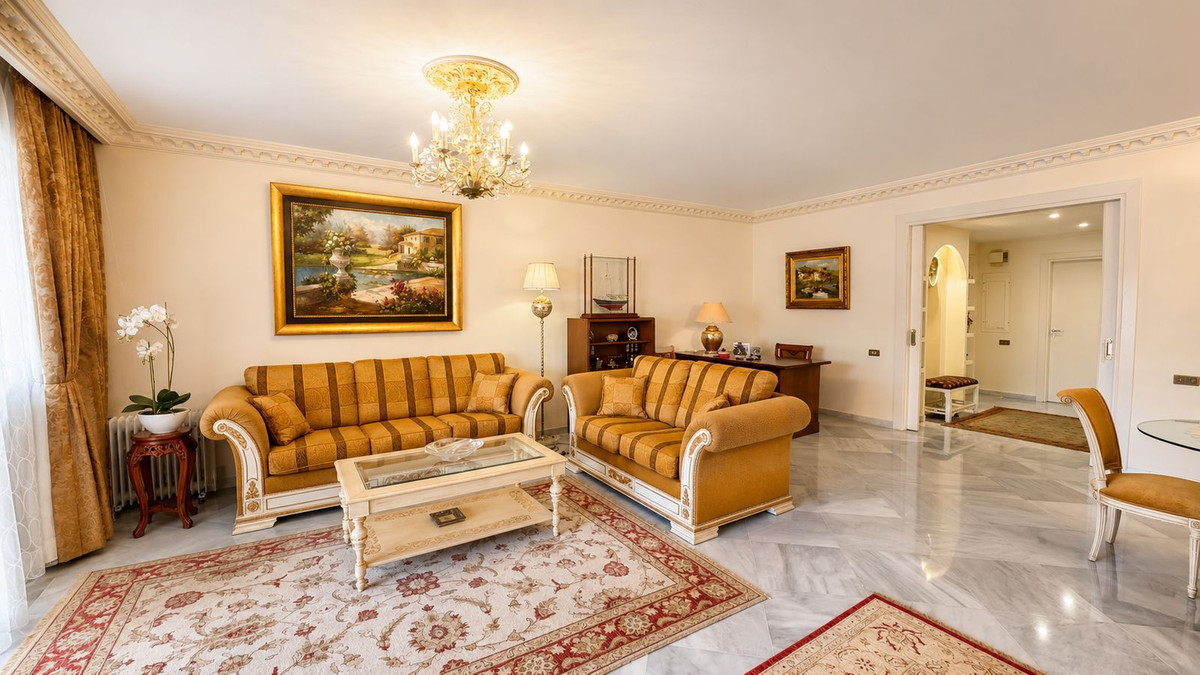 Appartement te koop in Marbella | 3 slaapkamers H5437207