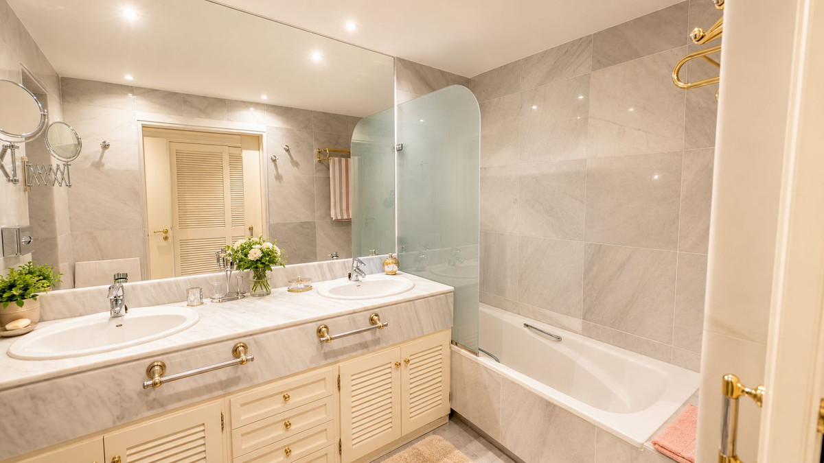 Appartement te koop in Marbella | 3 slaapkamers H5437207