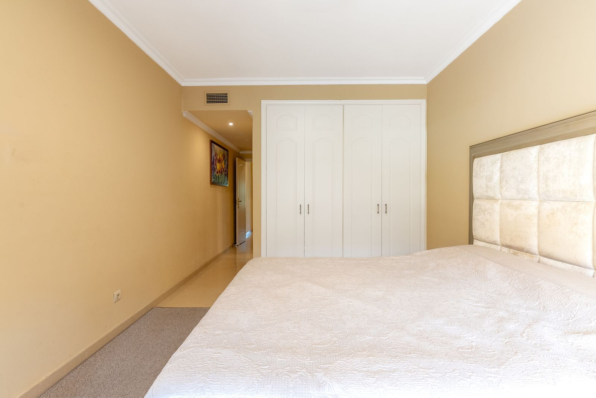 Appartement te koop in Marbella | 2 slaapkamers H5446447