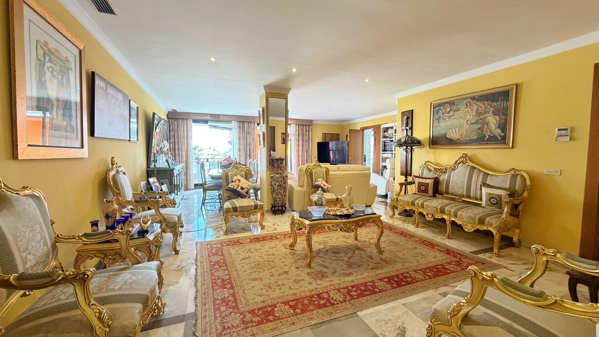 Appartement te koop in Marbella | 3 slaapkamers H5448196
