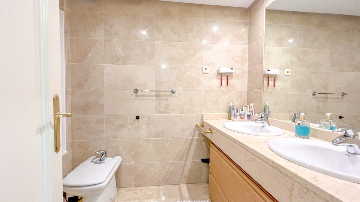 Appartement te koop in Marbella | 2 slaapkamers H5470645