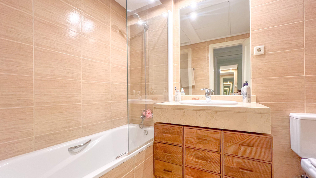 Appartement te koop in Marbella | 2 slaapkamers H5470645