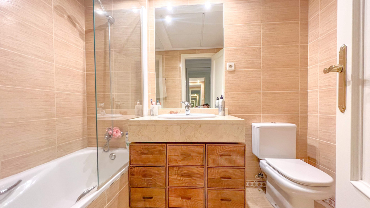Appartement te koop in Marbella | 2 slaapkamers H5470645