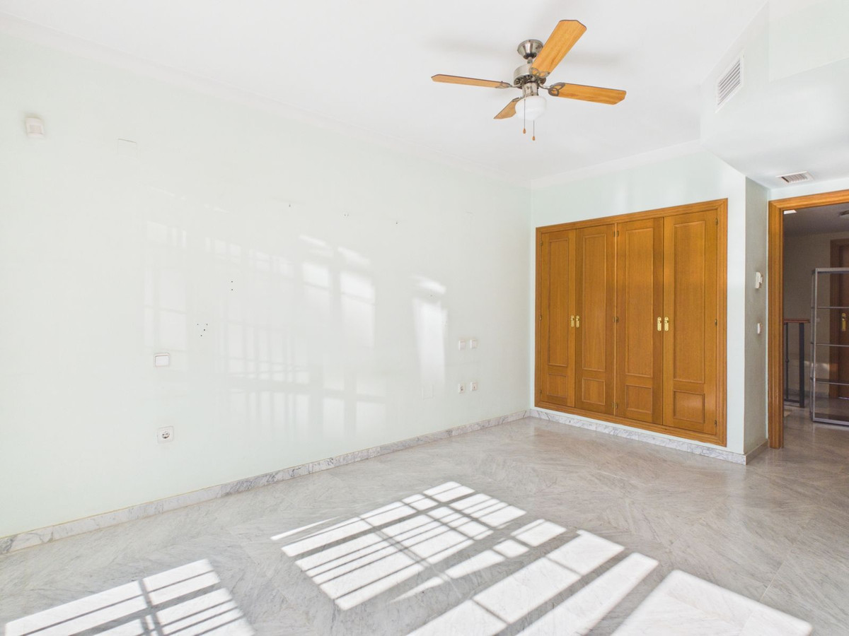 Appartement te koop in Marbella | 4 slaapkamers H5472127