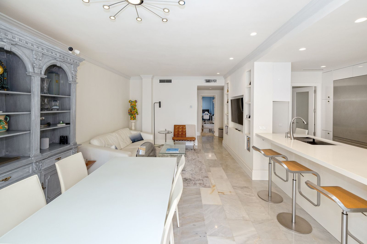 Appartement te koop in Marbella | 4 slaapkamers H5492311