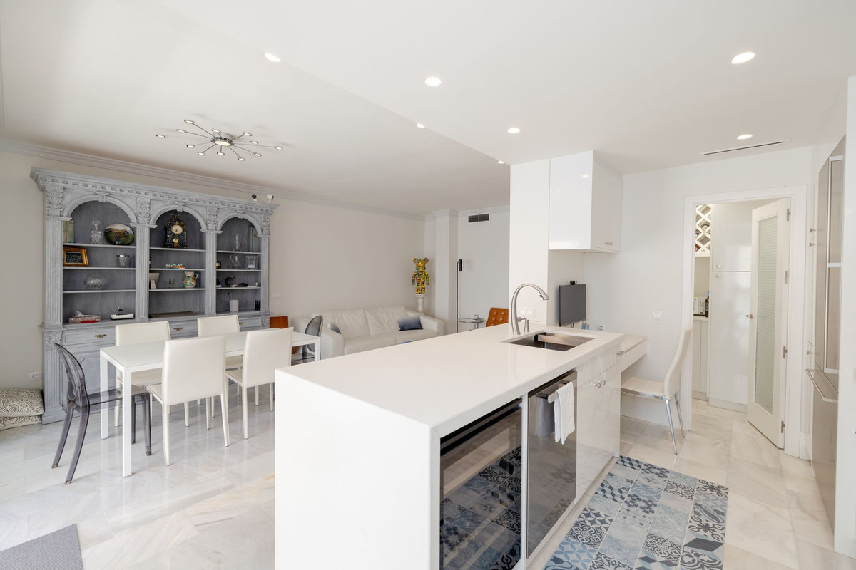 Appartement te koop in Marbella | 4 slaapkamers H5492311