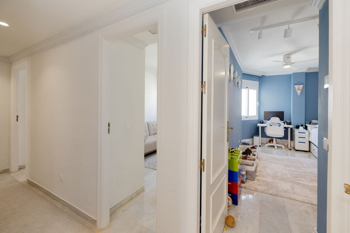 Appartement te koop in Marbella | 4 slaapkamers H5492311