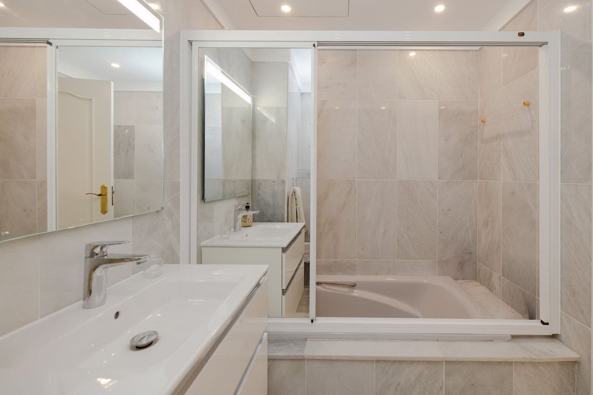 Appartement te koop in Marbella | 4 slaapkamers H5492311