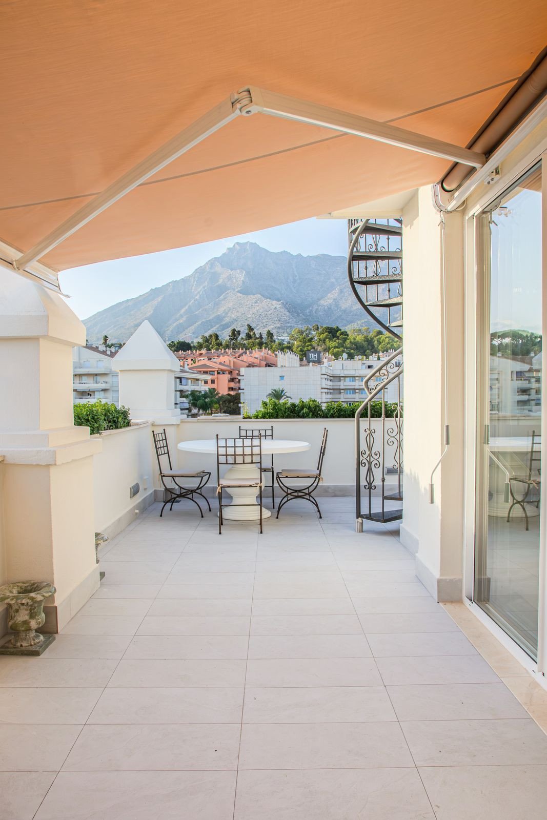 Penthouse te koop in Marbella | 2 slaapkamers H5502802