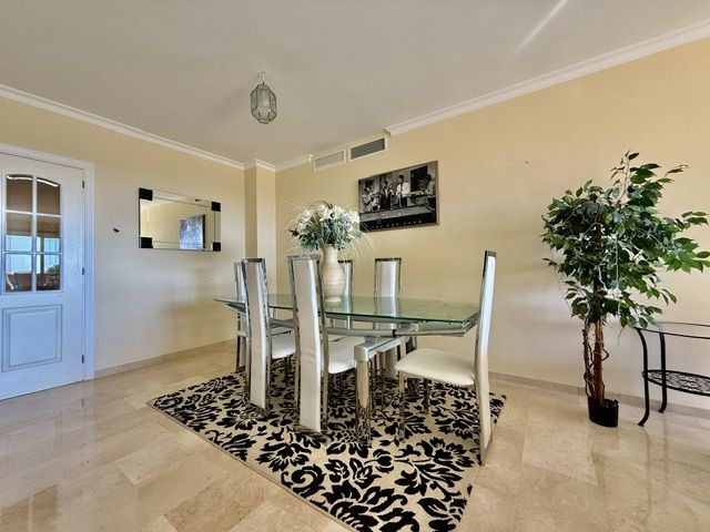 Appartement te koop in Marbella | 2 slaapkamers H5512843