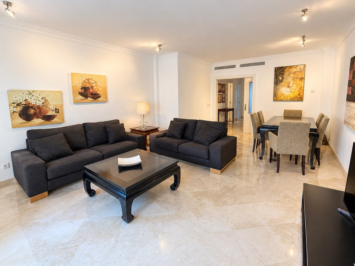 Appartement te koop in Marbella | 3 slaapkamers H5523727