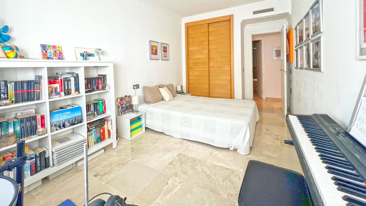 Appartement te koop in Marbella | 4 slaapkamers H5528284