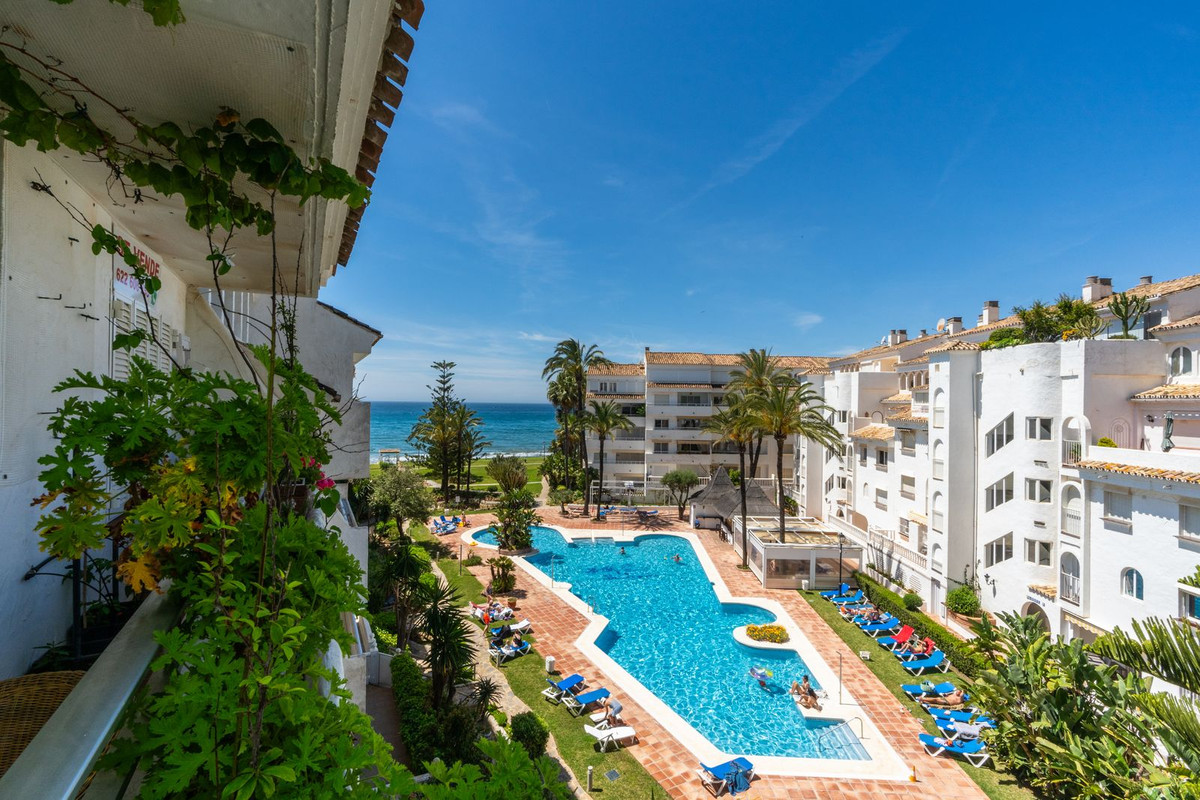 Penthouse Duplex in Marbesa-16
