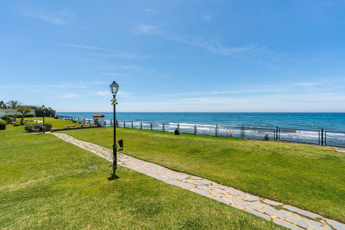Penthouse Duplex in Marbesa-25