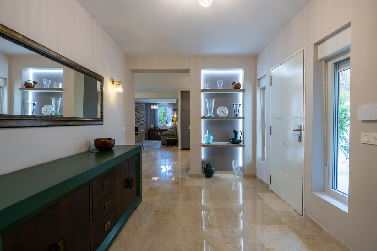 Huis te koop in Marbesa | 4 slaapkamers H5129818