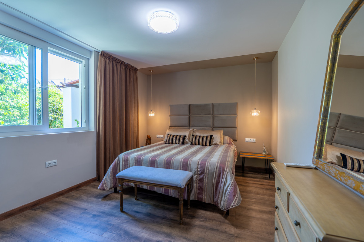 Huis te koop in Marbesa | 4 slaapkamers H5129818