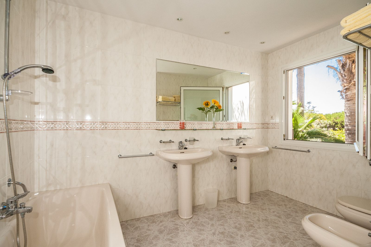 Huis te koop in Marbesa | 4 slaapkamers H5140054