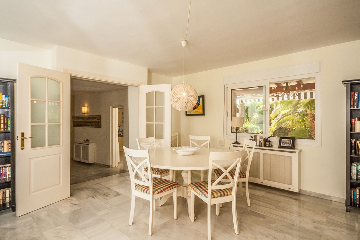 Huis te koop in Marbesa | 4 slaapkamers H5140054