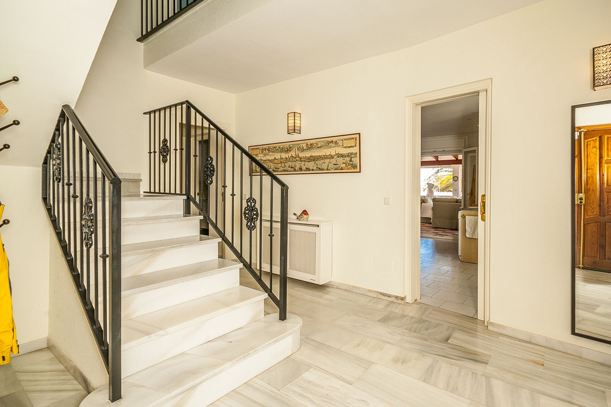 Huis te koop in Marbesa | 4 slaapkamers H5140054
