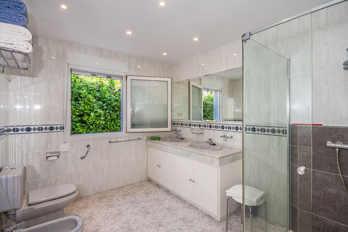 Huis te koop in Marbesa | 4 slaapkamers H5140054