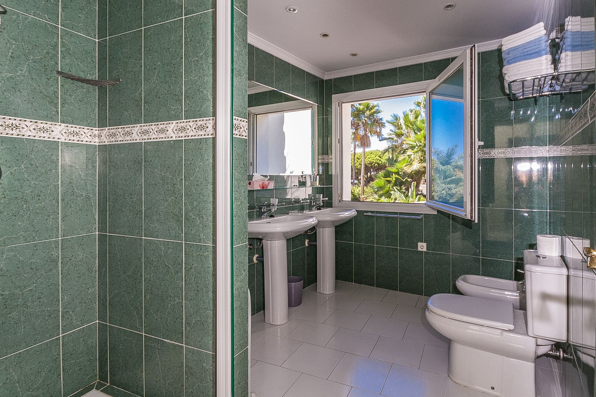 Huis te koop in Marbesa | 4 slaapkamers H5140054