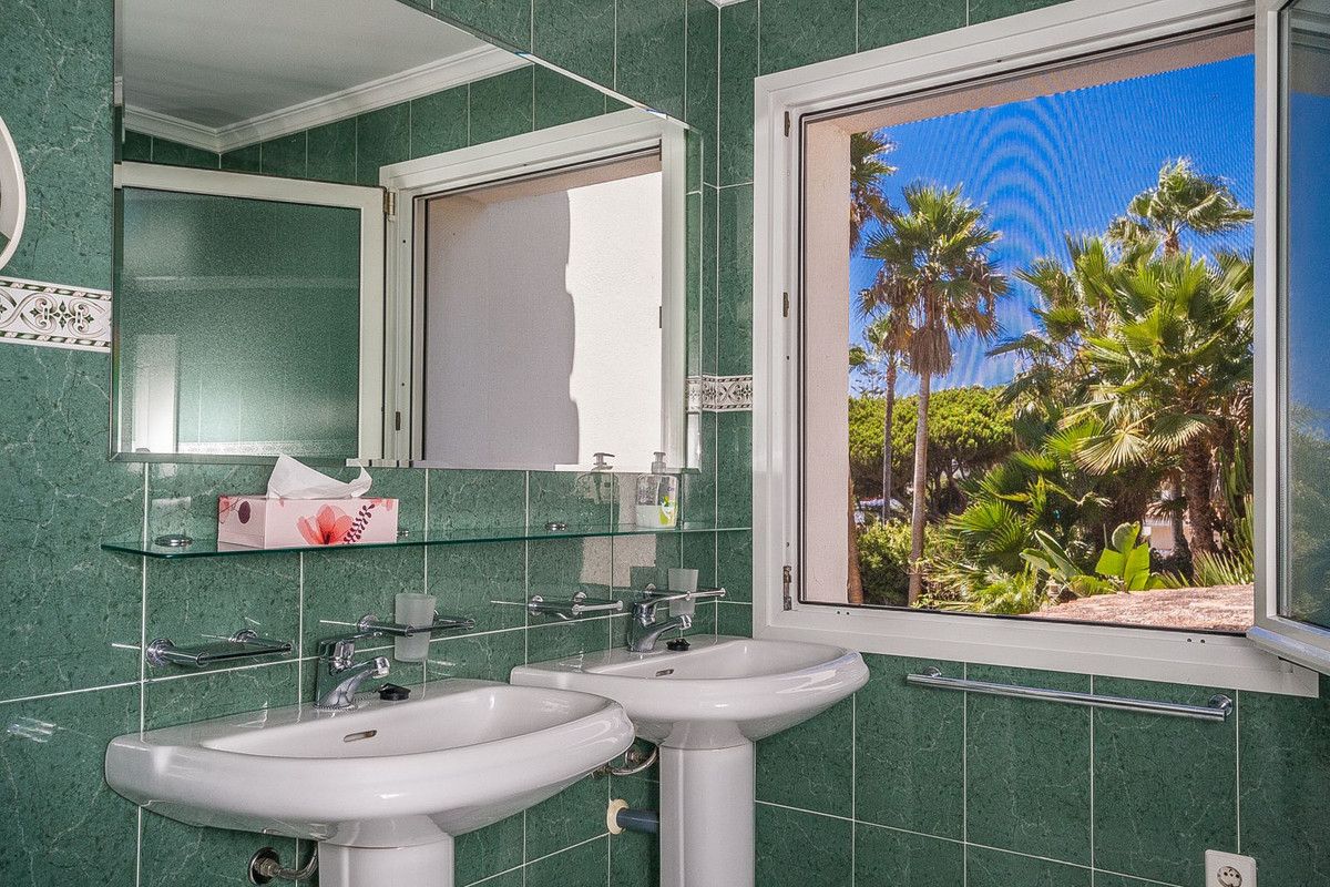 Huis te koop in Marbesa | 4 slaapkamers H5140054
