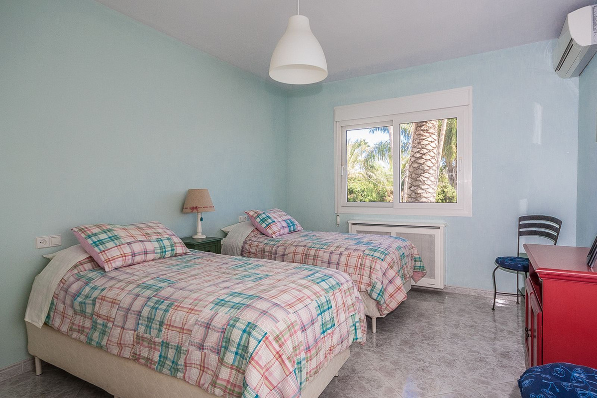 Huis te koop in Marbesa | 4 slaapkamers H5140054