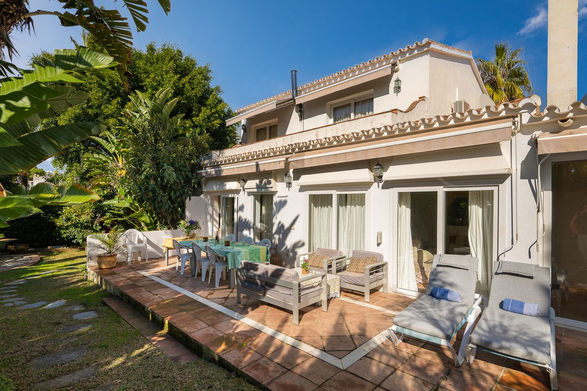 Huis te koop in Marbesa | 5 slaapkamers H5287156