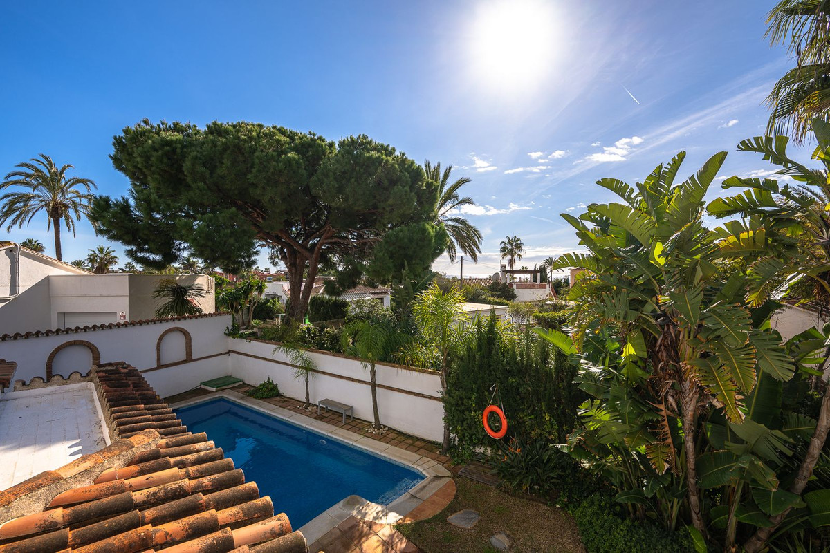 Huis te koop in Marbesa | 5 slaapkamers H5287156