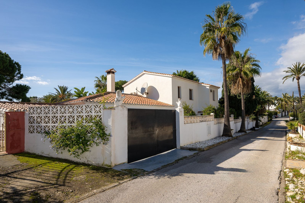 Huis te koop in Marbesa | 5 slaapkamers H5287156