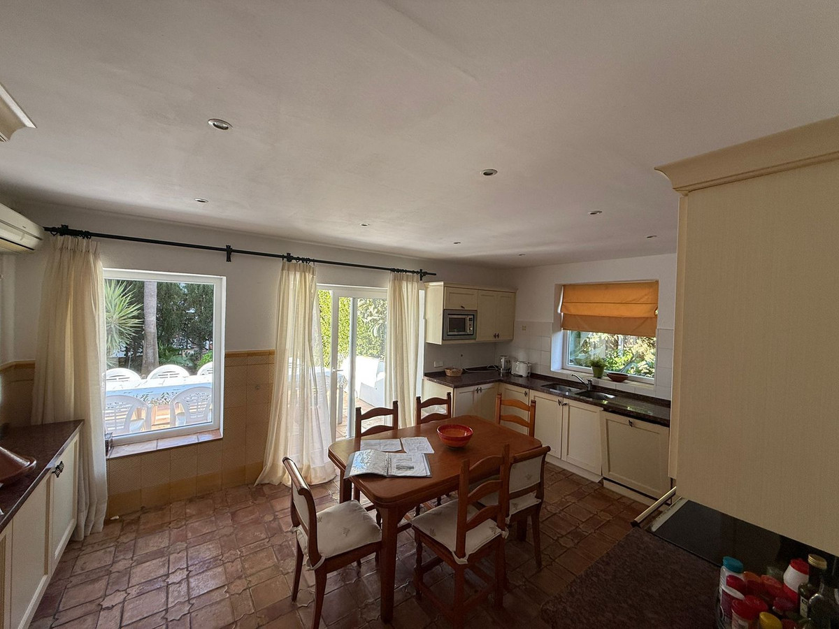 Huis te koop in Marbesa | 5 slaapkamers H5287156